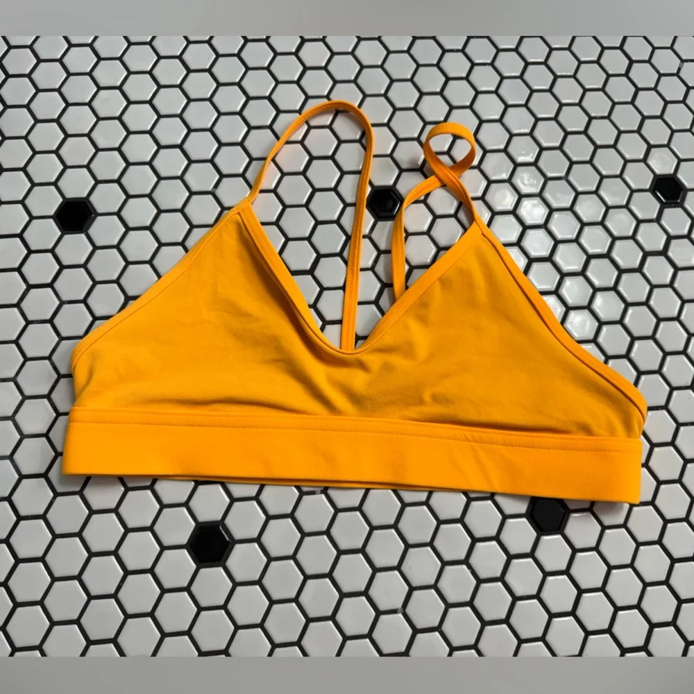 Jolyn Mara swim bikini top size large - Picture 2 of 4